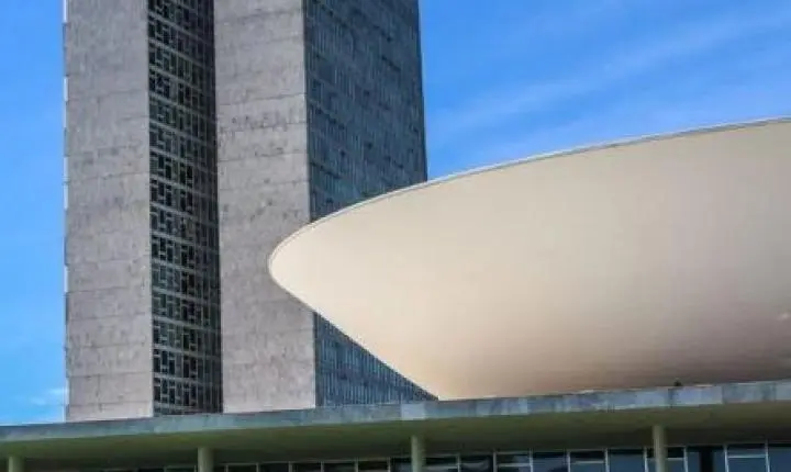 Taxa de renovação da Câmara dos Deputados fica em 38,7%